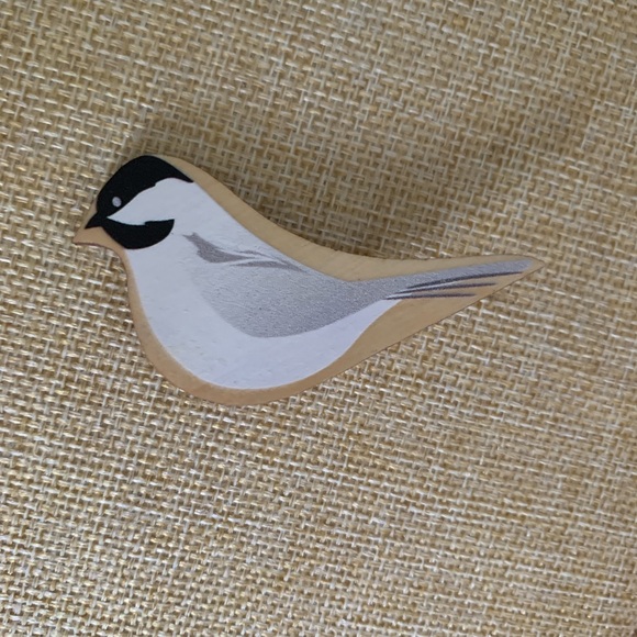 Chickadee pin - Picture 4 of 5
